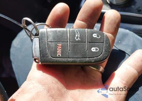 2019 Chrysler 300 Touring z USA, uszkodzony, nr VIN 2C3CCAAG0KH614247